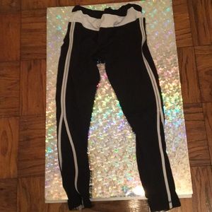 Lululemon black and white striped leggings 6